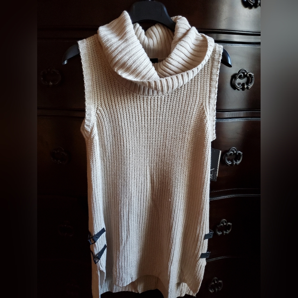 (NWT) BCX SWEATER VEST